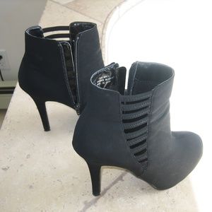 Shoes Shorty Boot 7-1/2 Madeline Girl Black Suede Heels